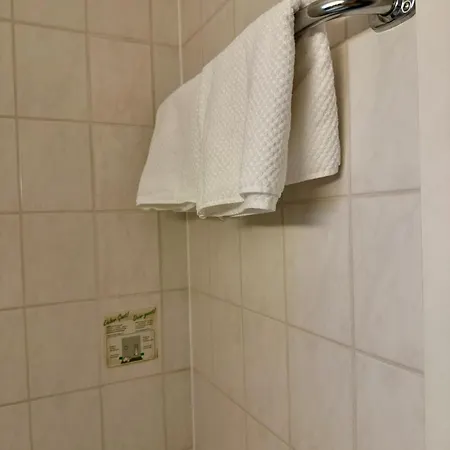 Am Ratshof 3* Halle (Saale)