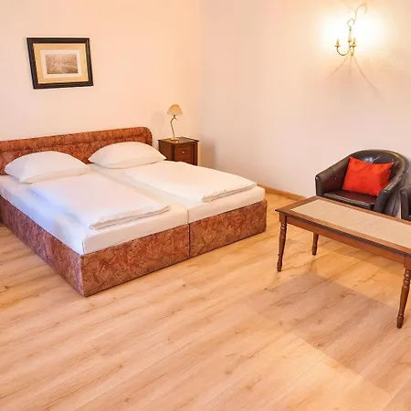 Hotel Am Ratshof 3*