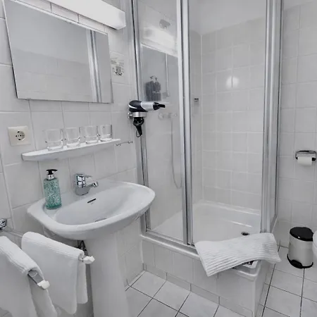 Am Ratshof 3* Halle (Saale)