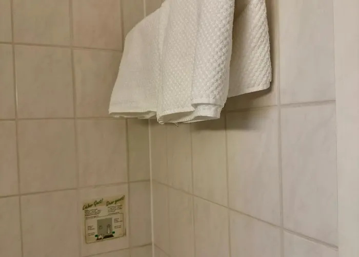 Am Ratshof 3* Halle (Saale)