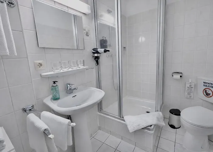 Am Ratshof 3* Halle (Saale)